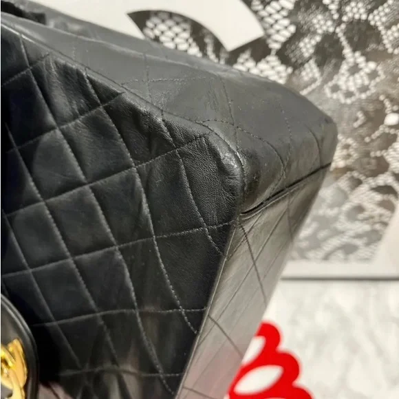 CHANEL Maxi Jumbo quilted XL Lambskin Matelasse chain shoulder Bag - Picture 7 of 12